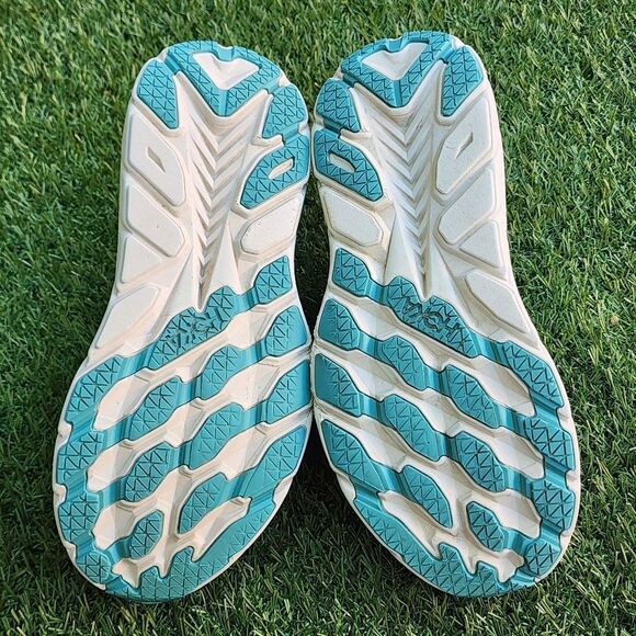 HOKA CLIFTON 8 - Womens Athletic Shoes - SIZE 8.B - Picture 8 of 9